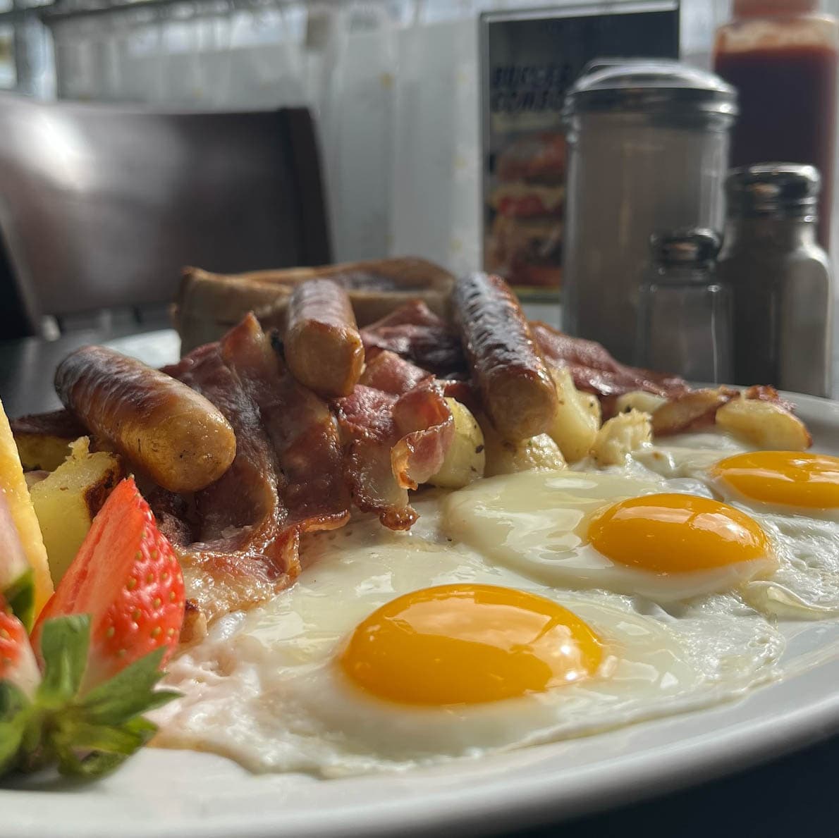 Traditional breakfast at Fontenelle Diner